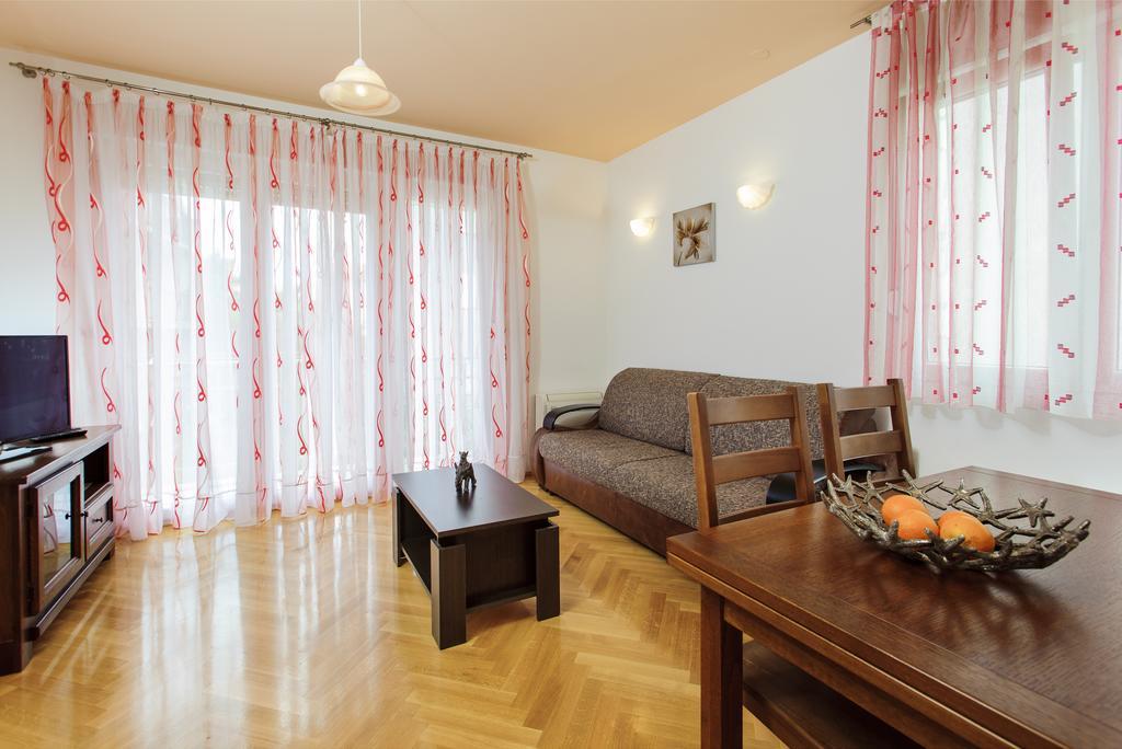 Amigo Comfort Apartments Split Room photo